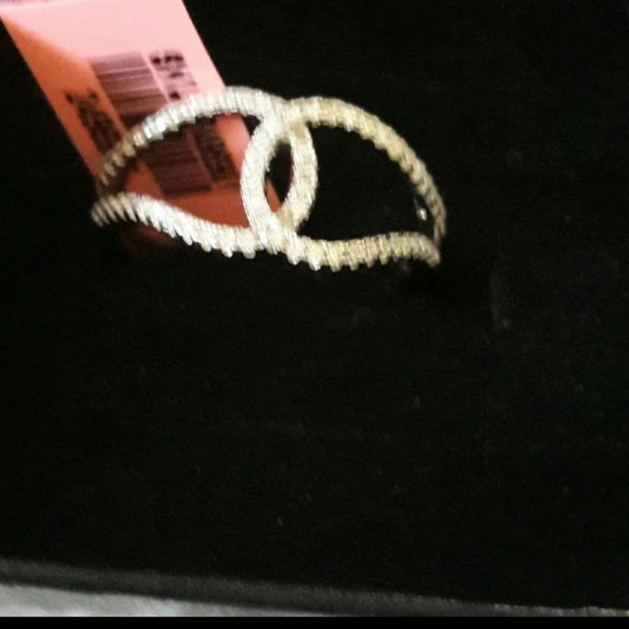 Jewelry - Sliver CZ eternity ring